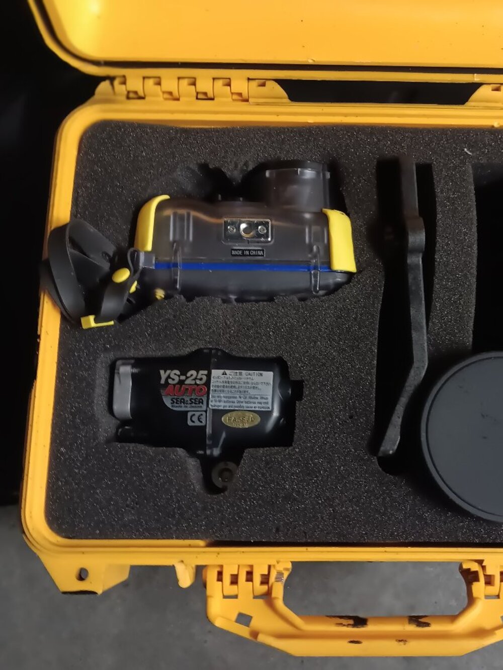 SEA & SEA DX5000G Underwater Housing YS25 Strobe Dive Kit No Camera Untested